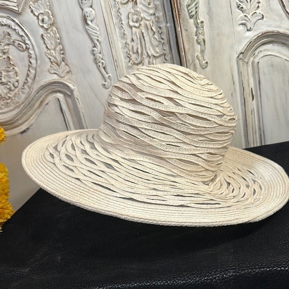 Nine West Elegant Cream Women's Wide Brim Sun Hat - Picture 3 of 7